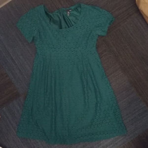 🏡 H&M Dark Green Lace Dress